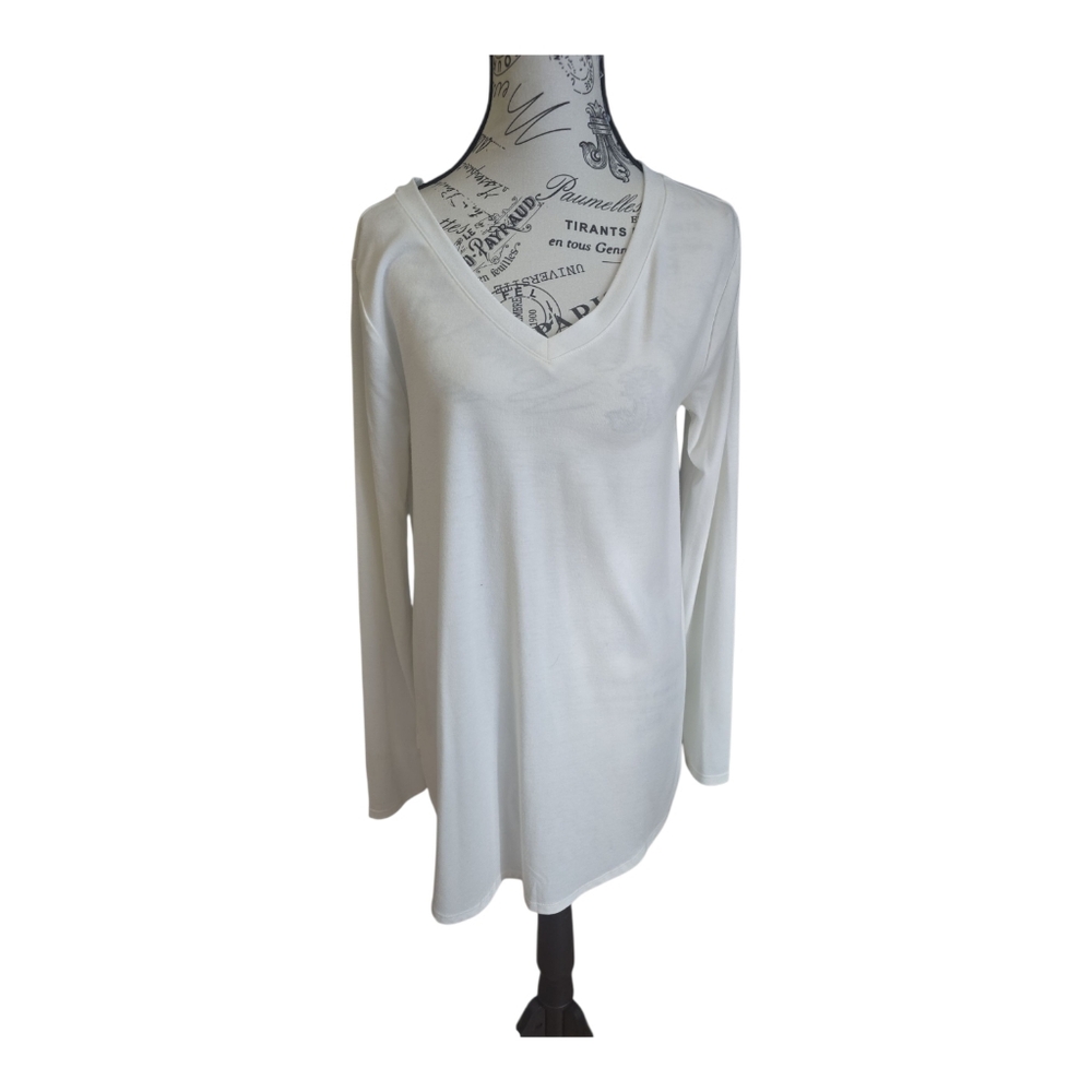 Long sleeve white V neck shirt Box13